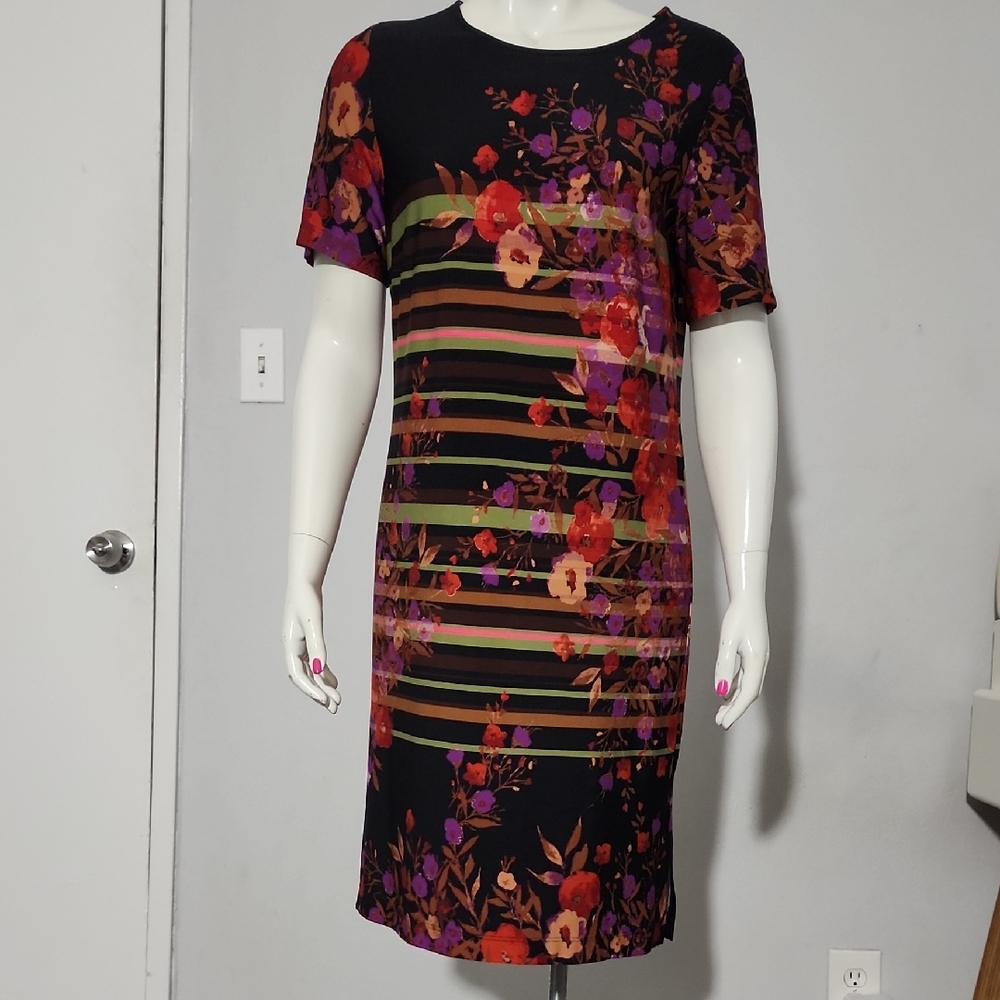 Julian‎ Taylor Black and Red Sheath Dress Short Sleeve Crew Neck Midi